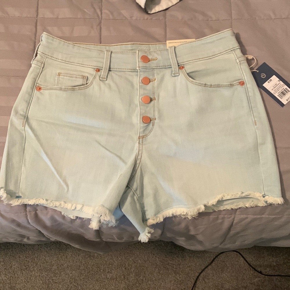 Brand new Universal Thread shorts